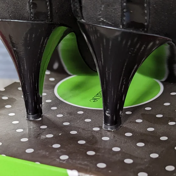 Kelly & Katie Corset Pumps - Picture 4 of 5